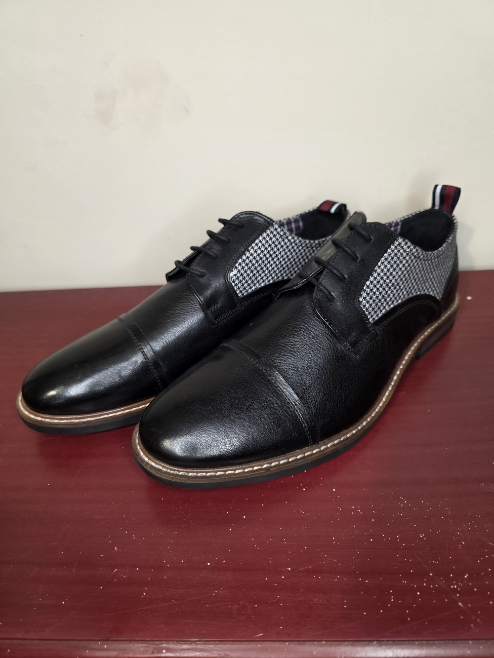 Ben Sherman Black Leather Cap Toe Dress Shoes Houndstooth Accent Size 10.5